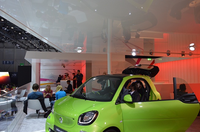 натяжные потолки SAROS DESIGN на международной выставке "Женевский автосалон 2015"
